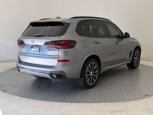 Certified 2024 BMW X5 xDrive40i w/ M Sport Package AWD/4WD image 9