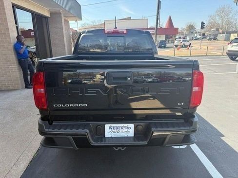 Used 2022 Chevrolet Colorado LT w/ LT Convenience Package image 7