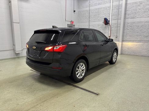 Used 2020 Chevrolet Equinox LS w/ LS Convenience Package FWD image 5