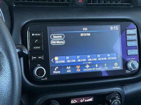 Used 2022 Nissan Kicks SR w/ Interior Electronics Package FWD image 17