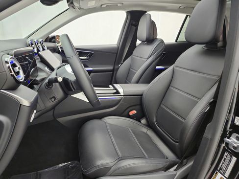 Used 2023 Mercedes-Benz GLC 300 4MATIC image 13