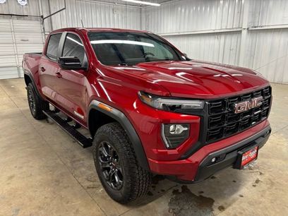 Used 2025 GMC Canyon Elevation w/ Convenience Package