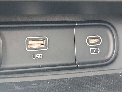 Used 2024 Kia Soul S FWD image 23