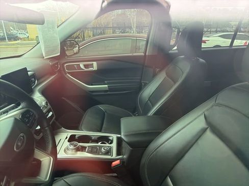 Used 2023 Ford Explorer XLT w/ Equipment Group 202A image 29