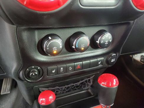 Used 2018 Jeep Wrangler Unlimited Sport S AWD/4WD image 18