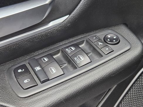 Used 2020 RAM 1500 Lone Star image 31