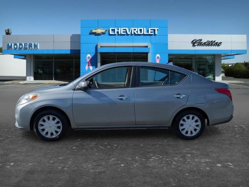 Used 2012 Nissan Versa SV w/ Convenience Pkg image 8