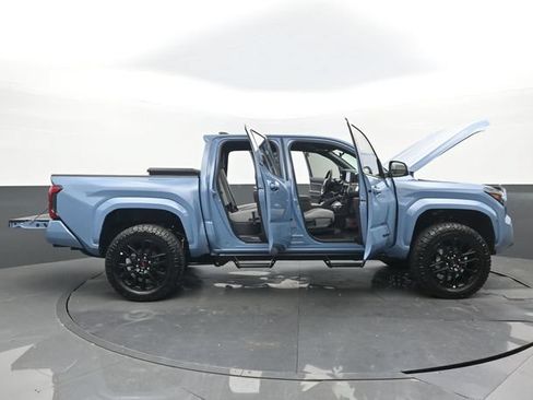 Used 2026 Toyota Tacoma SR5 RWD image 30