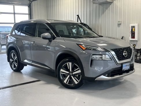 Used 2021 Nissan Rogue Platinum image 1