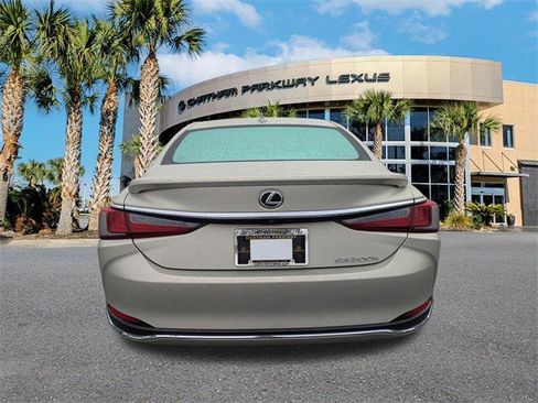 Certified 2025 Lexus ES 300h w/ Premium Package image 5