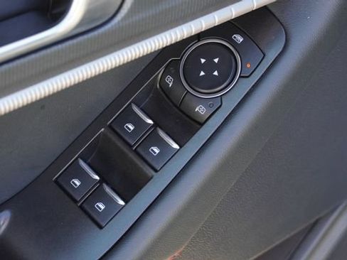 Used 2025 Ford Explorer ST-Line image 21