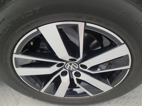 Used 2021 Volkswagen Atlas SE image 31