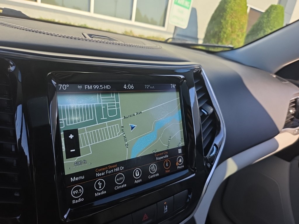 Used 2019 Jeep Cherokee Overland w/ Technology Group AWD/4WD image 8