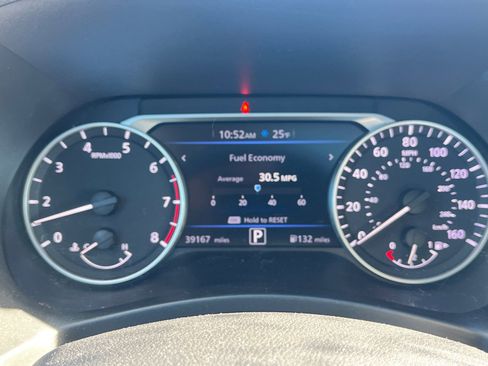 Used 2023 Nissan Sentra SR w/ SR Premium Package image 8