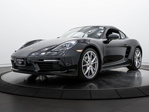 Certified 2025 Porsche 718 Cayman image 1
