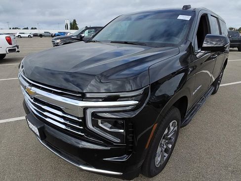 Used 2025 Chevrolet Suburban LT w/ Comfort Package image 3