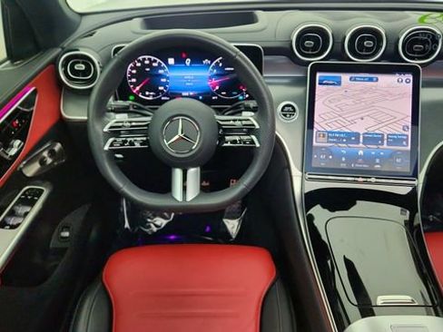 Used 2024 Mercedes-Benz GLC 300 4MATIC image 38