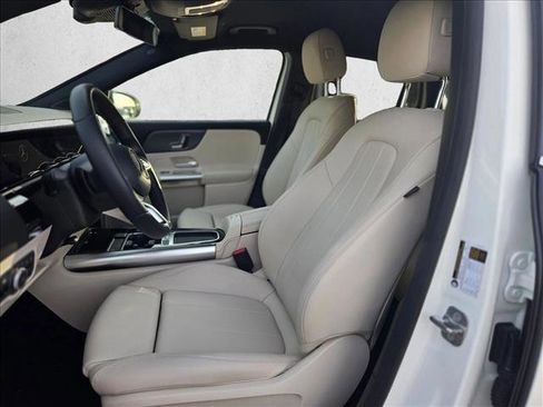 Certified 2025 Mercedes-Benz GLA 250 image 14