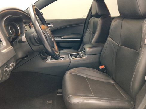 Used 2022 Dodge Charger SXT w/ Leather Interior Group RWD image 17