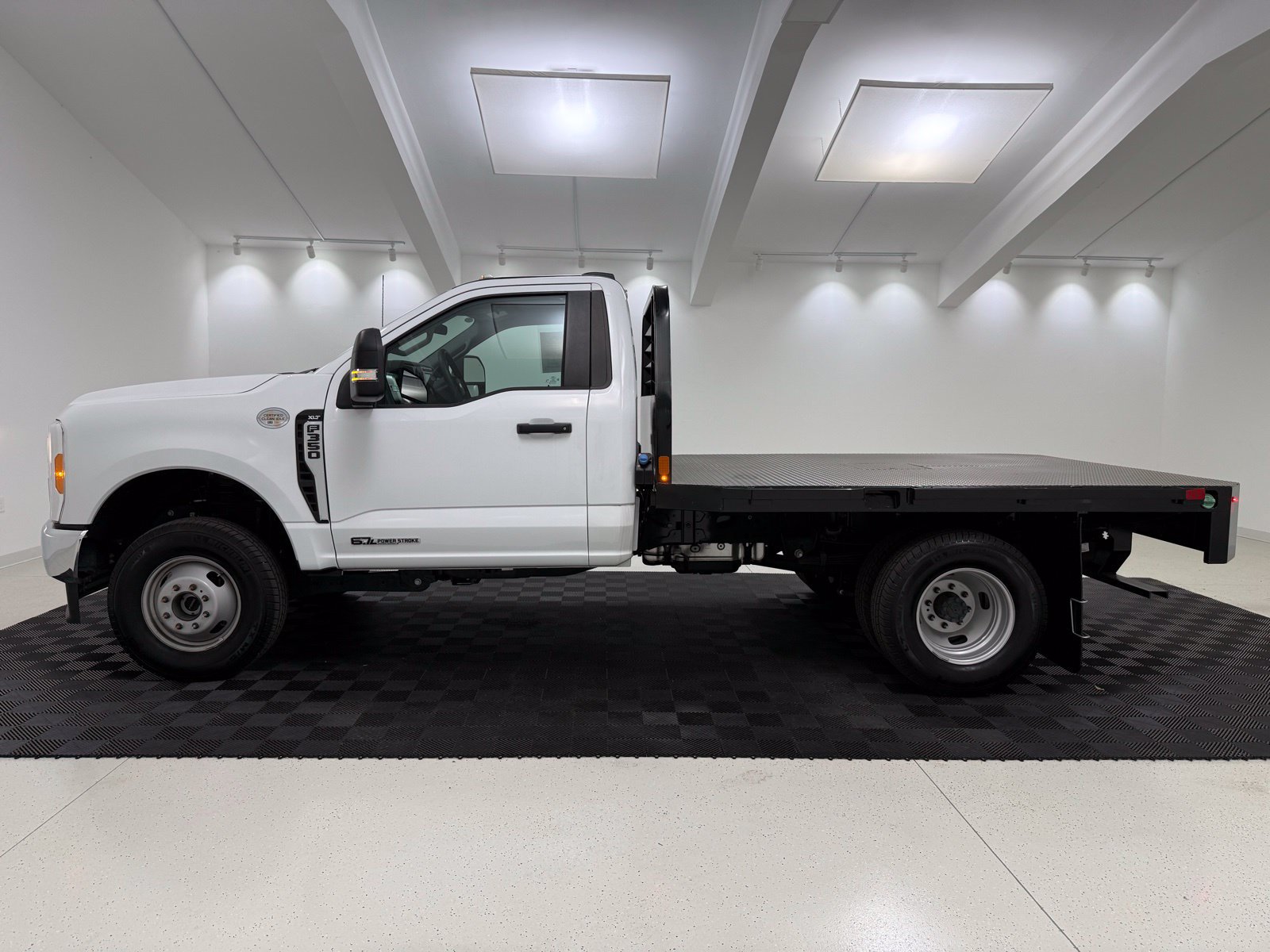 Used 2023 Ford F350 XLT w/ Snow Plow Prep Package AWD/4WD image 4