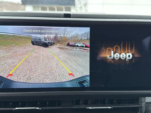 Certified 2024 Jeep Gladiator Sport image 19