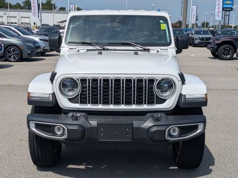 Used 2025 Jeep Wrangler Unlimited Sahara AWD/4WD image 8