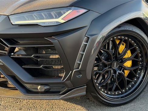 Used 2021 Lamborghini Urus AWD/4WD image 20