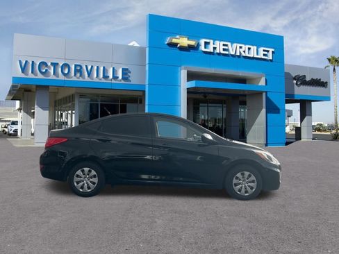 Used 2017 Hyundai Accent SE image 4