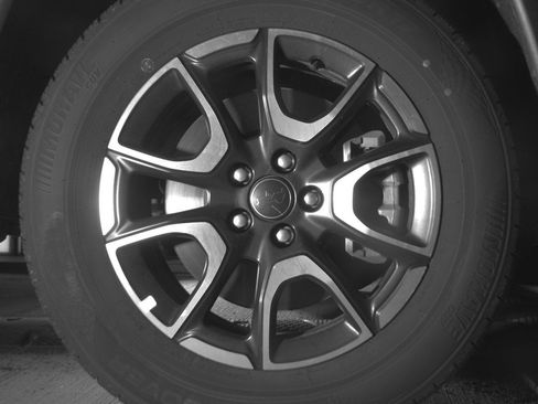 Used 2025 Jeep Compass Trailhawk image 13