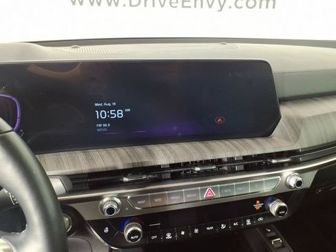 Used 2024 Kia Telluride EX w/ EX Captain's Chair Package AWD/4WD image 22