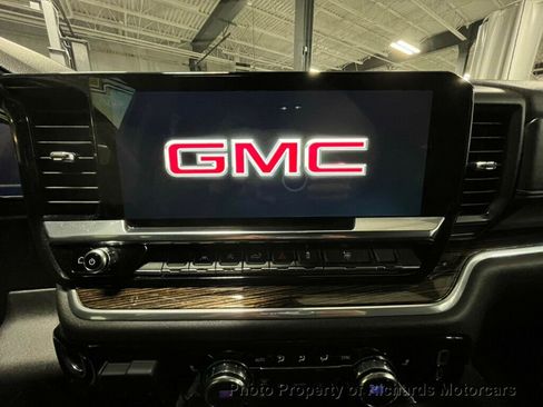 Used 2025 GMC Sierra 1500 Elevation image 25