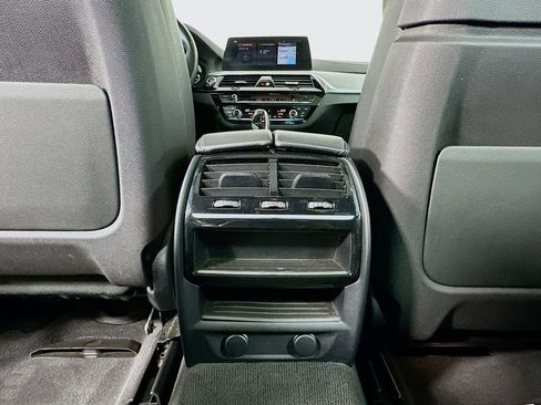 Used 2018 BMW 640i Gran Turismo xDrive image 27