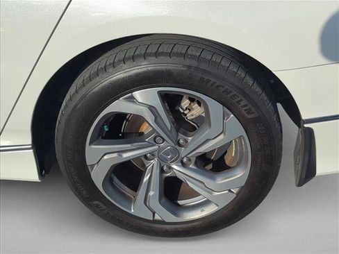 Used 2019 Honda Accord EX image 6