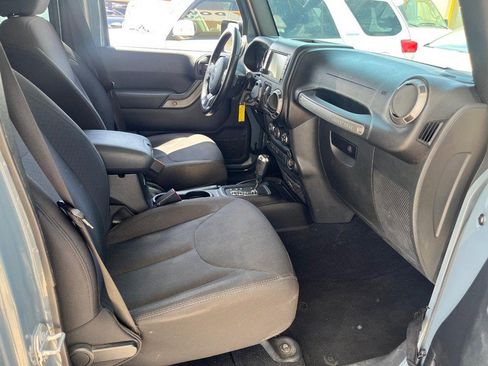 Used 2015 Jeep Wrangler Unlimited Sport w/ Quick Order Package 24S AWD/4WD image 9