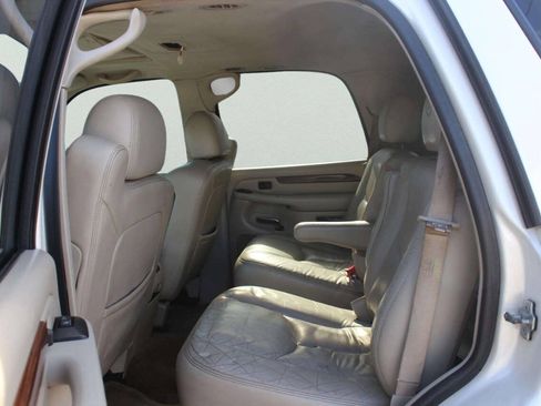 Used 2004 Cadillac Escalade AWD image 7