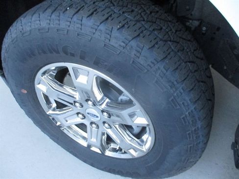 Used 2023 Ford F150 Lariat w/ Trailer Tow Package image 8