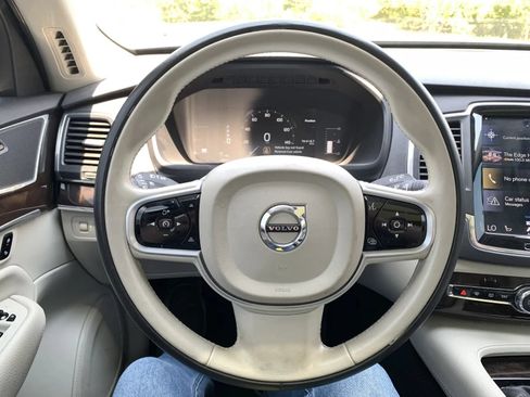 Used 2019 Volvo XC90 T5 Momentum w/ Protection Package Premier AWD/4WD image 13