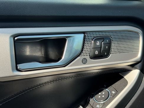 Used 2022 Ford Explorer Limited w/ Equipment Group 301A image 23