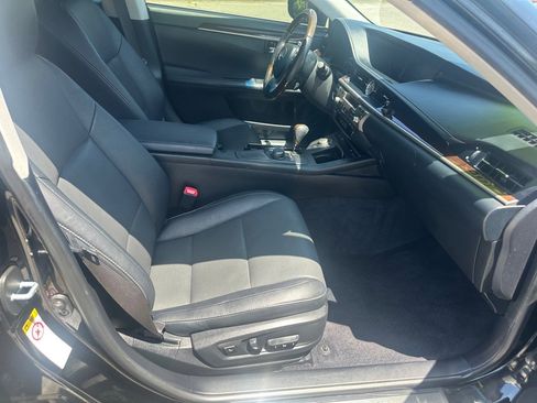 Used 2015 Lexus ES 350 w/ Premium Package FWD image 23