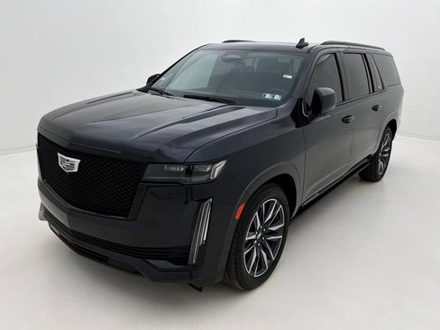 Used 2023 Cadillac Escalade ESV Sport Platinum image 4