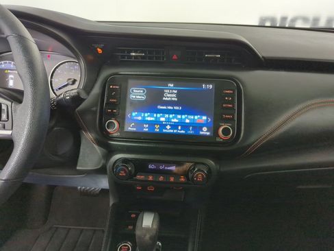 Used 2022 Nissan Kicks SR FWD image 13