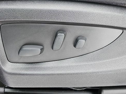 Used 2018 GMC Yukon SLE w/ HD Trailering Package image 31