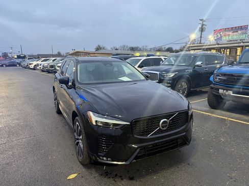 Used 2024 Volvo XC60 B5 Plus image 1