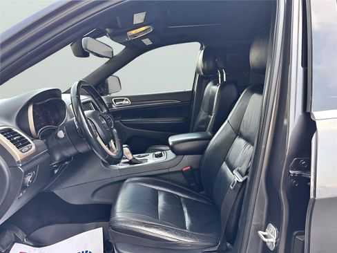 Used 2016 Jeep Grand Cherokee Limited AWD/4WD image 9