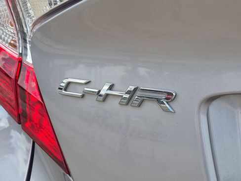 Used 2020 Toyota C-HR XLE FWD image 6