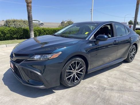 Used 2021 Toyota Camry SE FWD image 4