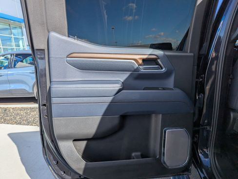 Certified 2024 Chevrolet Silverado 1500 High Country w/ Technology Package image 33