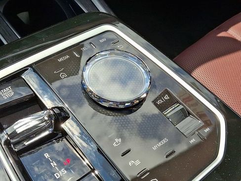 New 2026 BMW 740i xDrive AWD/4WD image 14