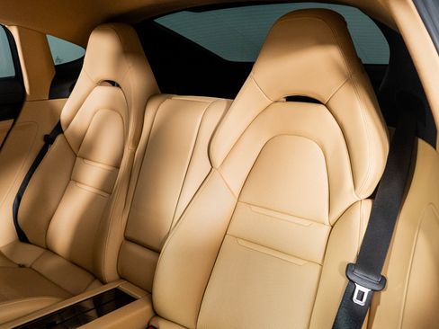 Used 2022 Porsche Panamera 4 Platinum Edition image 28