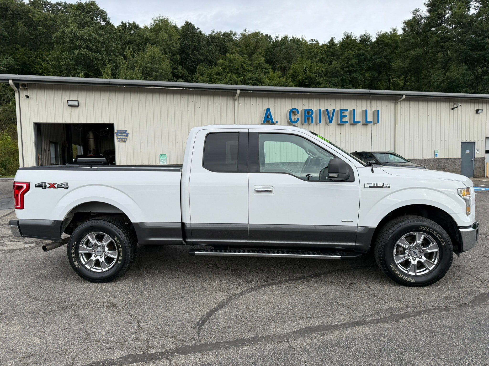 Used 2015 Ford F150 XLT w/ Equipment Group 302A Luxury AWD/4WD image 2